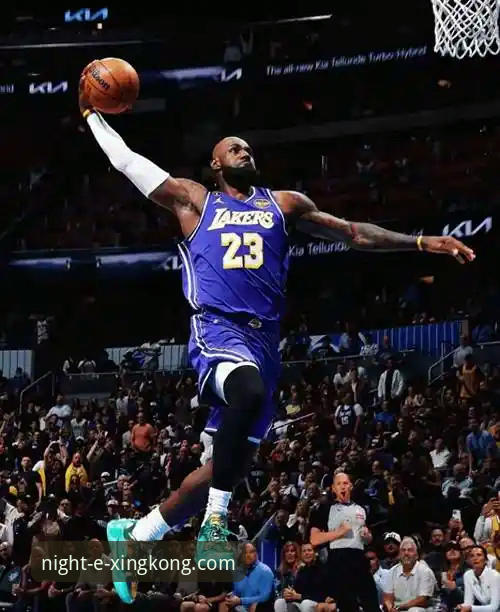 一场进攻盛宴的战术解构：湖人137-130步行者深度评测